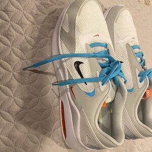 Nike White and Gray Athletic Shoes with Blue Accents